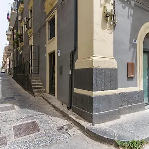 Dimore Sangiuliano , Catania Italy